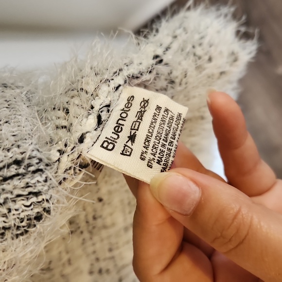 Black and white vest - Picture 7 of 7